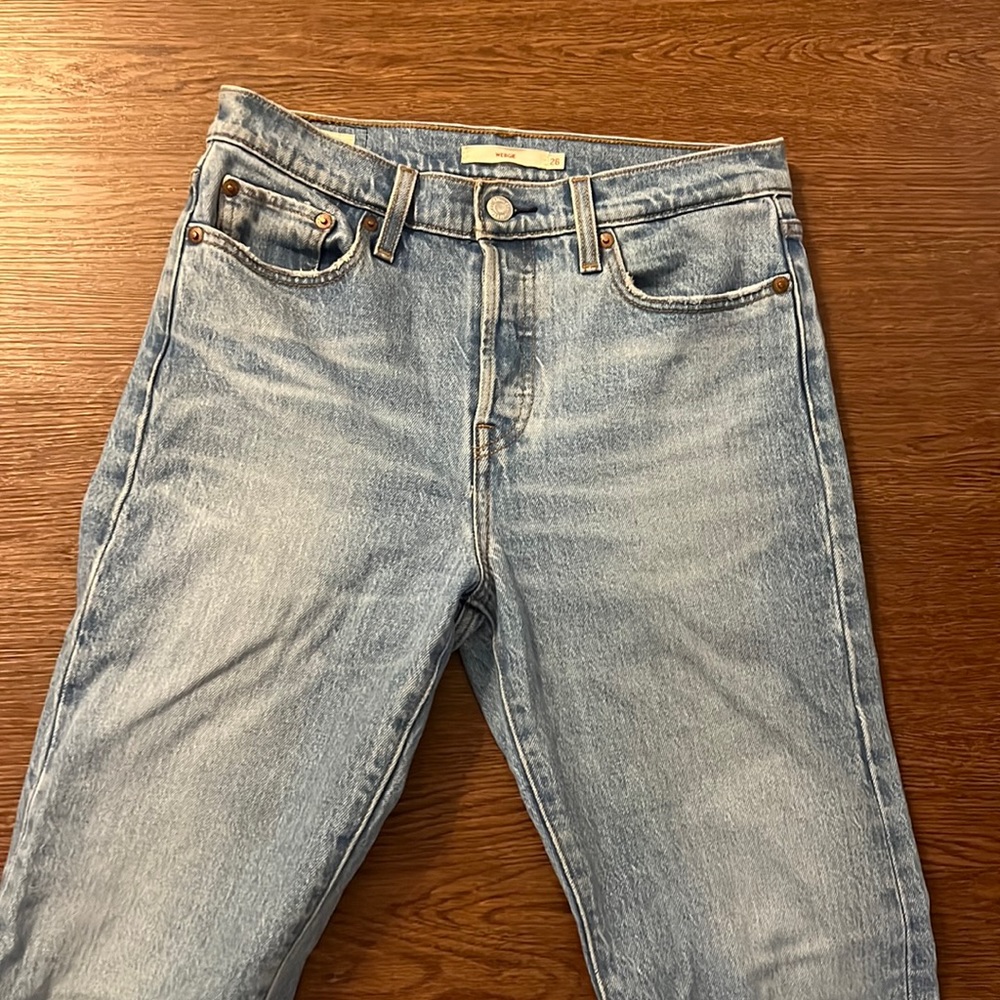 Levi’s wedgie icon jean